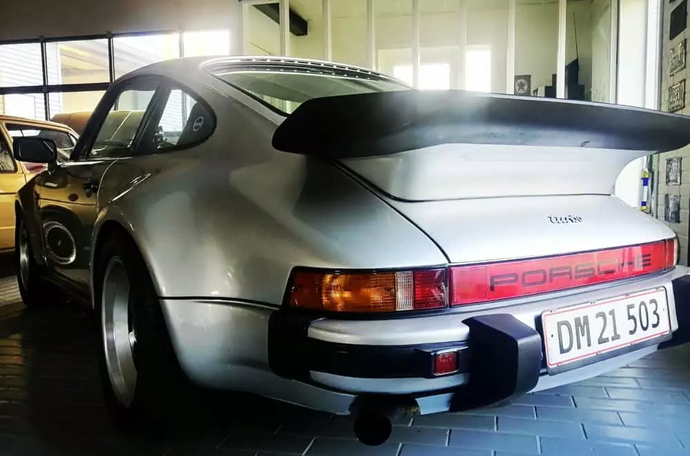 Porsche_930.jpg